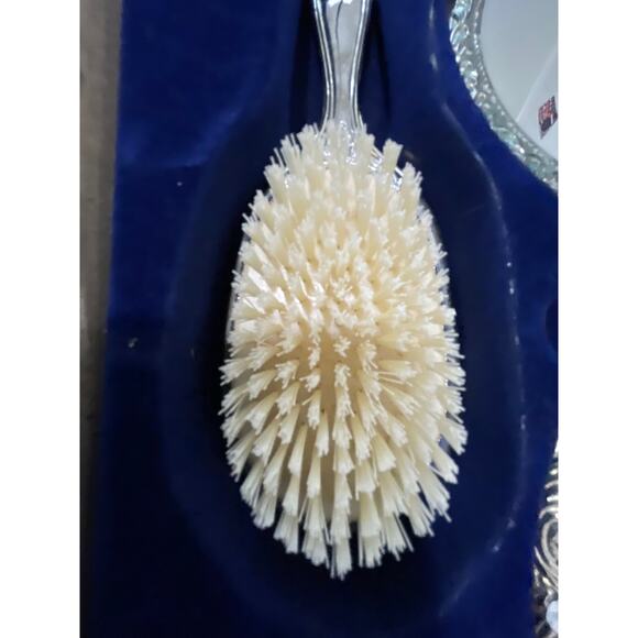 NWB Victorian Trading Co Brush Silver Comb & Mirror Silver Plated 3 Vanity Set - Picture 7 of 8